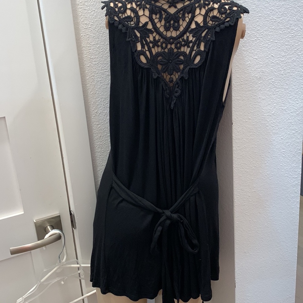 B’leev T-Shirt-Like Black Vest - Picture 4 of 9